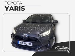 Gris / plata Usado 2022 Toyota Yaris Berlina | 16.995 € (Precio justo)