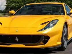 Amarillo Usado 2019 Ferrari 812 Coupe | 383.900 €