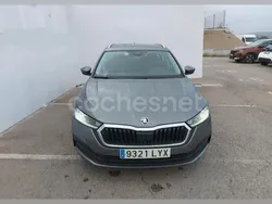 Gris / plata Usado 2022 Skoda Octavia Ambition Familiar | 16.990 € (Buen precio)