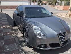 Gris / plata Usado 2016 Alfa Romeo Giulietta Super Utilitario | 9000 €