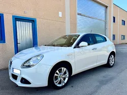 Blanco Usado 2011 Alfa Romeo Giulietta Progression Utilitario | 6000 € (Buen precio)