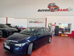 Azul Usado 2022 VW Golf VIII Life Berlina | 19.990 € (Precio justo)