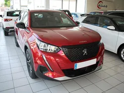 Rojo Usado 2023 Peugeot 2008 Allure SUV | 24.500 € (Caro)
