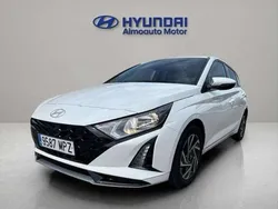 Blanco Usado 2024 Hyundai i20 Utilitario | 16.490 € (Precio justo)