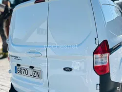 Blanco Usado 2017 Ford Tourneo Courier Trend Monovolumen | 7500 €
