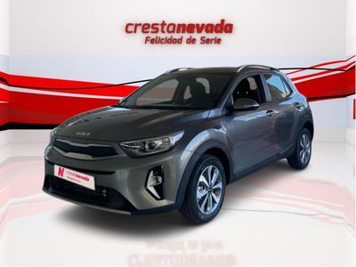 Nuevo Kia Stonic 100 CV (73 kW) 2025 Gris / plata SUV