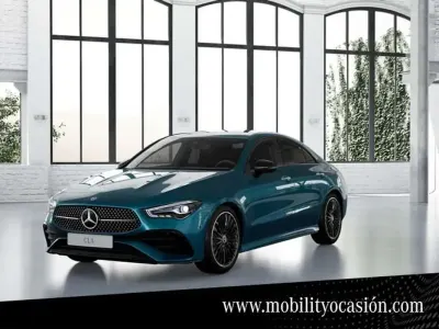 Usado Mercedes CLA220 190 CV (139 kW) 2025 Azul Berlina