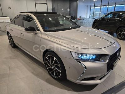 Usado DS Automobiles DS9 Rivoli 225 CV (165 kW) 2021 Gris / plata Berlina