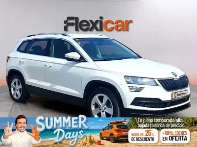 Usado Skoda Karoq Ambition 150 CV (110 kW) 2022 Blanco SUV