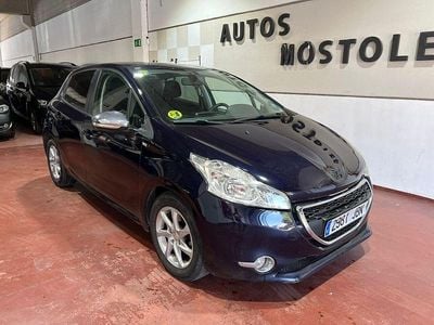 Usado Peugeot 208 Allure 92 CV (67 kW) 2014 Azul Utilitario