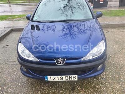 Usado Peugeot 206 75 CV (55 kW) 2001 Azul Berlina