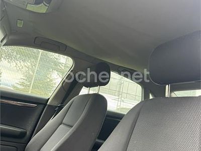 Usado Audi A4 130 CV (95 kW) 2002 Gris / plata Berlina