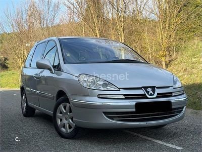 Usado Peugeot 807 Style 136 CV (100 kW) 2014 Gris / plata Monovolumen