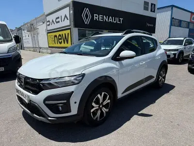Usado Dacia Sandero Essentiel 101 CV (74 kW) 2021 Blanco Berlina