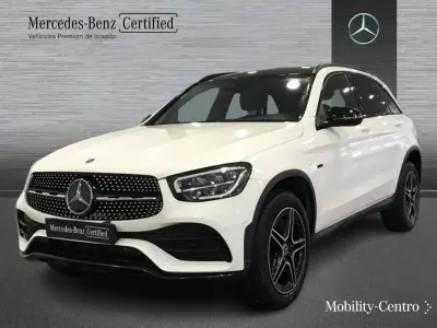 Usado Mercedes GLC300e AMG line 194 CV (142 kW) 2021 Blanco polar  pintura unicolor SUV