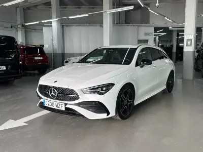 Usado Mercedes CLA200 150 CV (110 kW) 2025 Blanco Familiar