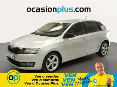 Usado Skoda Rapid Ambition 90 CV (66 kW) 2016 Gris Utilitario