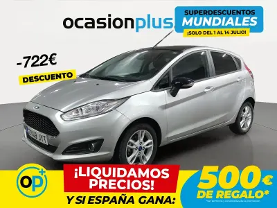 Usado Ford Fiesta Trend 82 CV (60 kW) 2017 Gris Utilitario