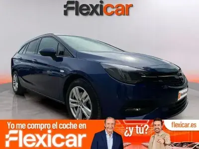 Usado Opel Astra Business 130 CV (95 kW) 2021 Azul Familiar