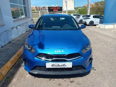 Nuevo Kia Ceed 100 CV (73 kW) 2026 Azul Utilitario