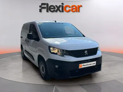 Usado Peugeot Partner 102 CV (75 kW) 2021 Blanco Monovolumen