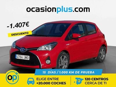 Usado Toyota Yaris Hybrid Active 100 CV (73 kW) 2016 Rojo