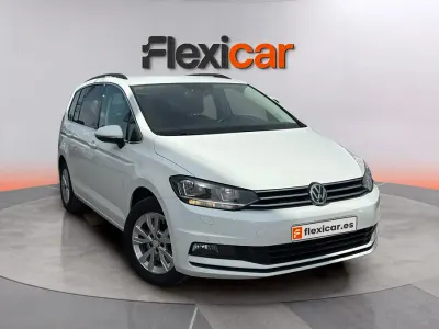 Usado VW Touran Advance 115 CV (84 kW) 2019 Blanco Monovolumen