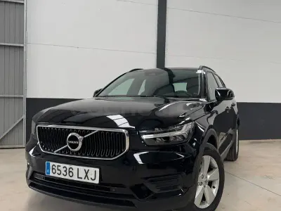 Usado Volvo XC40 Momentum 129 CV (94 kW) 2021 Negro SUV