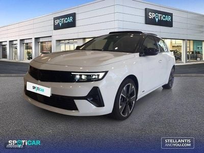 Blanco Nuevo 2025 Opel Astra Berlina | 32.490 €