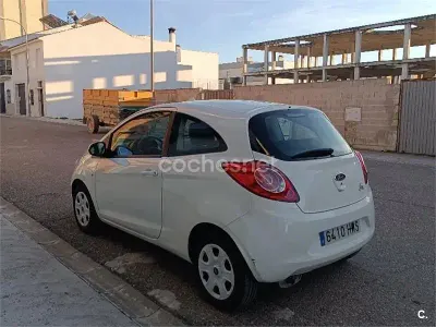 Usado Ford Ka 69 CV (50 kW) 2014 Blanco Berlina