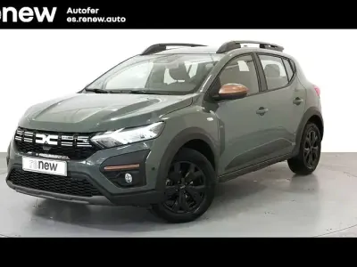 Usado Dacia Sandero Extreme 100 CV (73 kW) 2025 Verde Berlina