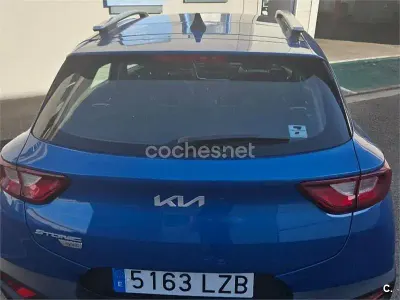Usado Kia Stonic 100 CV (73 kW) 2022 Azul SUV