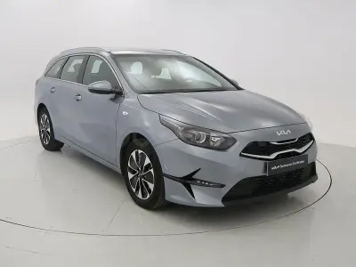 Usado Kia Ceed 100 CV (73 kW) 2025 Gris / plata Utilitario