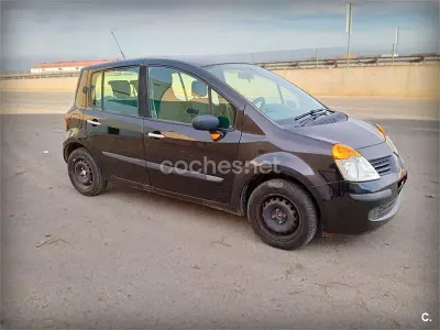 Usado Renault Modus Authentique 85 CV (62 kW) 2005 Negro Monovolumen