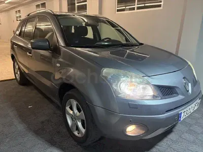 Usado Renault Koleos Dynamique 170 CV (125 kW) 2008 Gris / plata SUV