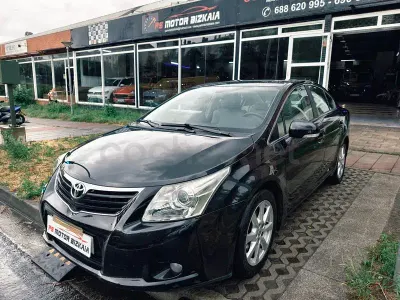 Usado Toyota Avensis Advance 126 CV (92 kW) 2009 Negro Berlina
