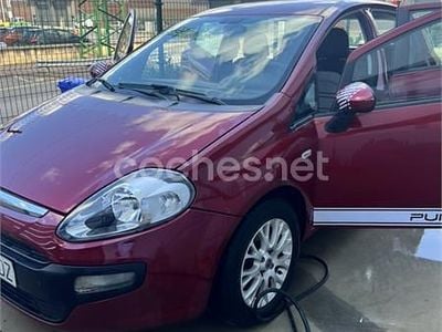 Usado Fiat Punto Evo Dynamic 95 CV (69 kW) 2011 Granate Utilitario