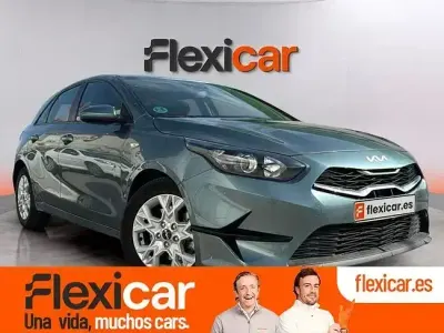 Usado Kia Ceed 100 CV (73 kW) 2023 Verde Utilitario