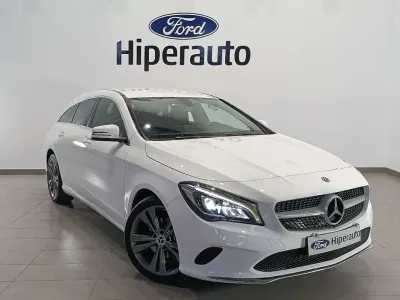 Usado Mercedes CLA200 Shooting Brake 136 CV (100 kW) 2018 Blanco Familiar