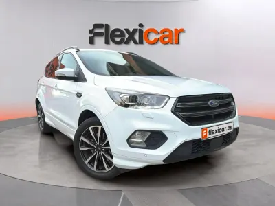 Usado Ford Kuga ST-Line 120 CV (88 kW) 2017 Blanco SUV