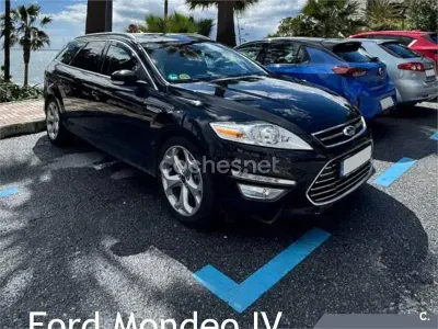 Usado Ford Mondeo Sport 163 CV (119 kW) 2014 Negro Familiar