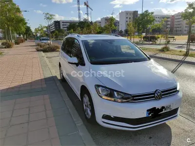Usado VW Touran Advance 122 CV (89 kW) 2023 Blanco Monovolumen