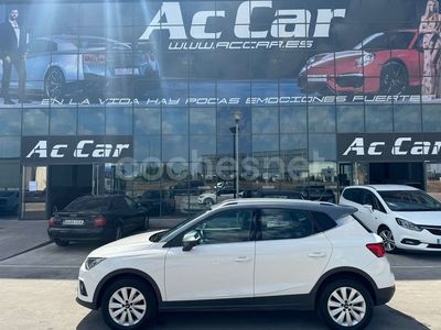 Usado Seat Arona Ecomotive 95 CV (69 kW) 2018 Blanco SUV