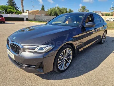 Usado BMW 530e Comfort Edition 292 CV (214 kW) 2021 Marrón Berlina