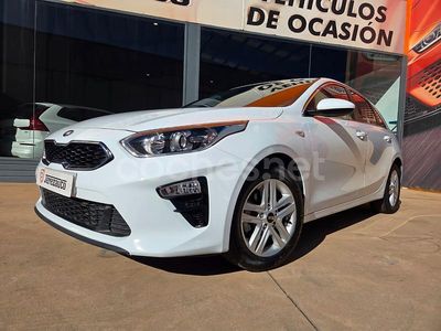 Usado Kia Ceed 136 CV (100 kW) 2021 Blanco Utilitario