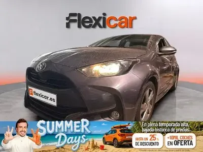 Usado Toyota Yaris Active 116 CV (85 kW) 2025 Gris Utilitario