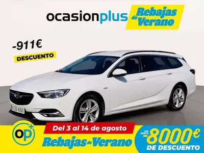 Usado Opel Insignia Selective 136 CV (100 kW) 2018 Blanco Familiar