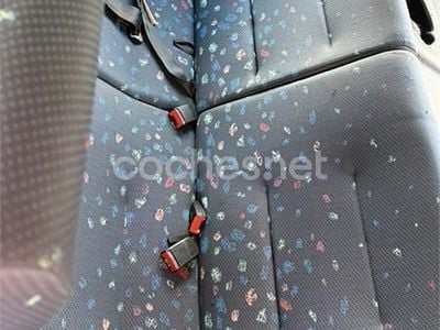 Usado Peugeot 106 60 CV (44 kW) 1994 Granate Utilitario