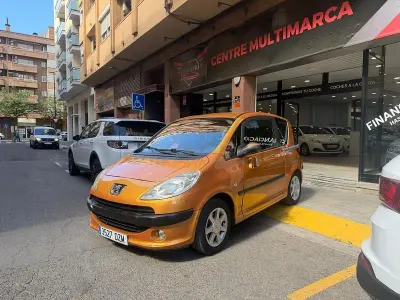 Używany Peugeot 1007 75 KM (55 kW) 2006 Brązowy Minivan
