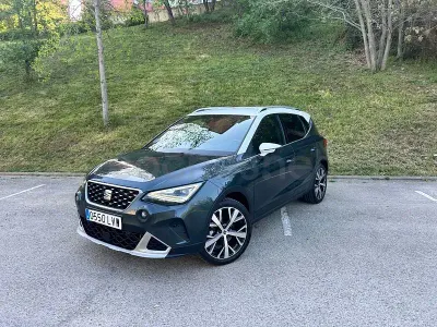 Usado Seat Arona Xperience 110 CV (80 kW) 2022 Verde SUV